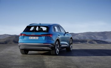 Audi E-tron    - Photo 2