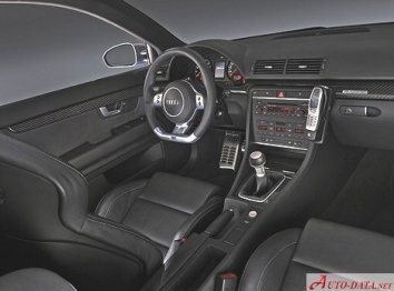 Audi RS 4 Salon (8E B7) - Photo 6