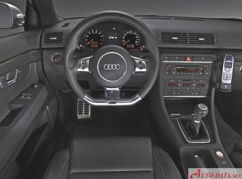 Audi RS 4 Salon (8E B7) - Photo 7