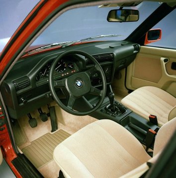 BMW 3 Series Touring  (E30) - Photo 7