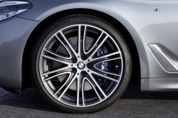 BMW 5 Series Sedan  (G30) - Photo 6