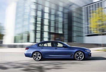 BMW 5 Series Sedan  (G30 LCI facelift 2020) - Photo 3