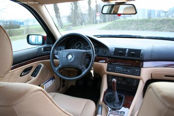 BMW 5 Series Touring  (E39) - Photo 6