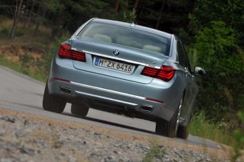 BMW 7 Series ActiveHybrid Long (F02h LCI facelift 2012) - Photo 7