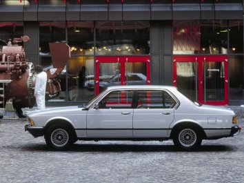 BMW 7 Series   (E23) - Photo 3