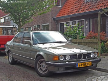 BMW 7 Series   (E32)
