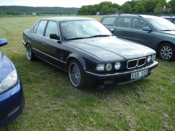 BMW 7 Series   (E32 facelift 1992)