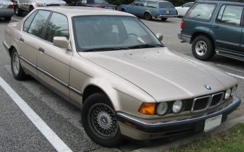 BMW 7 Series   (E32 facelift 1992) - Photo 6