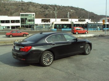 BMW 7 Series   (F01) - Photo 7