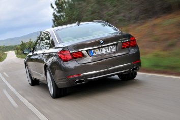BMW 7 Series Long  (F02 LCI facelift 2012) - Photo 7
