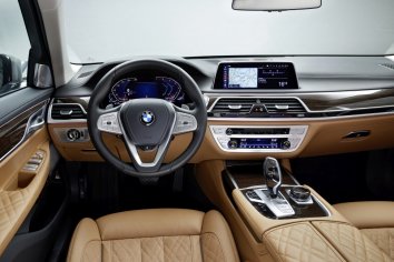 BMW 7 Series Long  (G12 LCI facelift 2019) - Photo 4