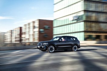 BMW iX3 (G08 facelift 2021) - Photo 4