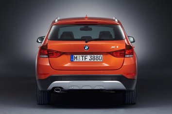 File:BMW X1 xDrive20d (E84, 2. Facelift) – Heckansicht, 7