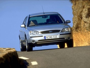 Ford Mondeo I Sedan  (facelift 1996) - Photo 2