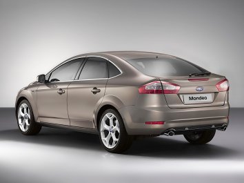 Ford Mondeo III Hatchback  (facelift 2010) - Photo 2
