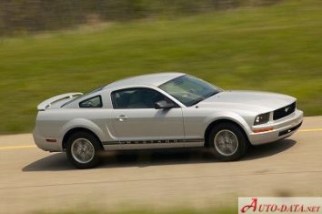 Ford Mustang V   - Photo 2