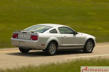 Ford Mustang V   - Photo 3