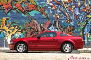 Ford Mustang V   - Photo 4