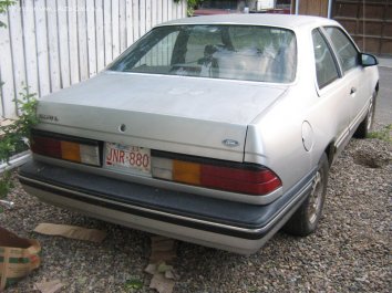 Ford Tempo Coupe   - Photo 2