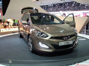 Hyundai i30 II CW  - Photo 2