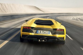 Lamborghini Aventador S Coupe  - Photo 2
