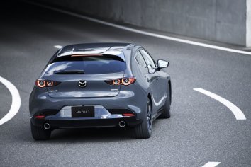 Mazda 3 IV Hatchback   - Photo 5