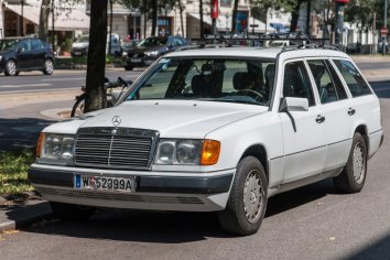 Mercedes-Benz 220 S124  (facelift 1989)