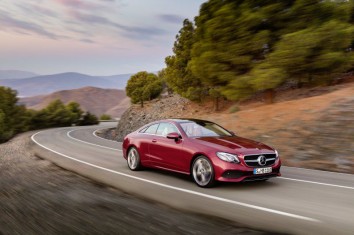 2017 Mercedes Benz E350d (0- 250km/h) Acceleration, Top speed ✓ 