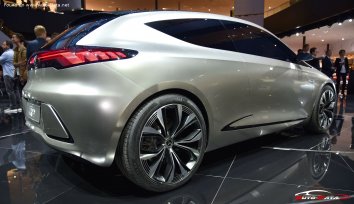 Mercedes-Benz EQA Concept  - Photo 6