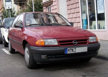 Opel Astra F   - Photo 3