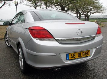 Opel Astra H Sedan Edition 1.6 16v specs, dimensions