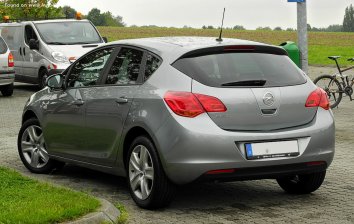 Opel Astra J   - Photo 4