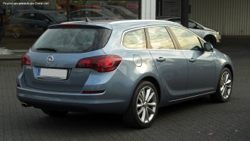 Opel Astra J Sports Tourer Excellence 1.7 CDTI 110HP specs, dimensions