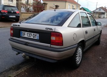 Opel Vectra A CC   - Photo 4