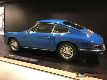 Porsche 911    - Photo 2