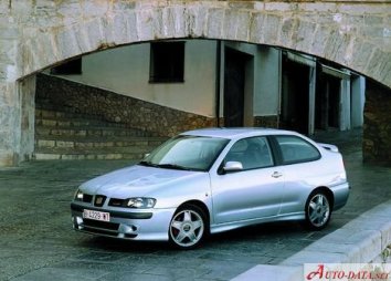 Seat Cordoba I  (facelift 1999) - Photo 2