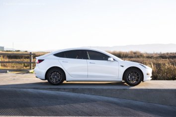 Tesla Model 3    - Photo 5