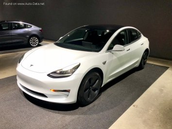 Tesla Model 3    - Photo 6
