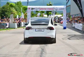 Tesla Model X    - Photo 6