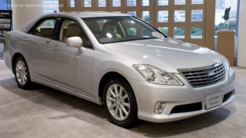 Toyota Crown Royal XIII  (S200 facelift 2010)