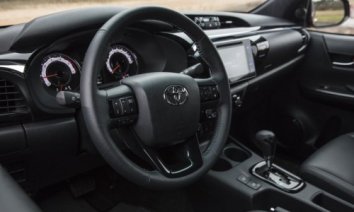 Toyota Hilux Double Cab  (facelift 2017) - Photo 4