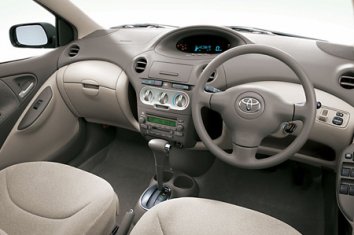 Toyota Platz    - Photo 3