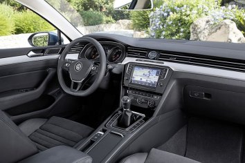 Interior equipment VW Passat B8 Variant (3G) 2.0 TDI 110 kW 150 PS  (11.2014-> )