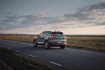 Volvo XC40   (facelift 2022) - Photo 2